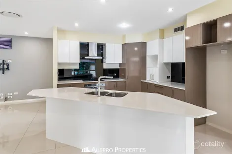 Property photo of 24 Saint Tropez Place Forest Lake QLD 4078