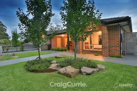 Property photo of 32 Stockmans Circuit Pakenham VIC 3810