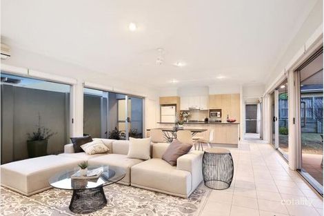 Property photo of 15 Mossvale Drive Wakerley QLD 4154