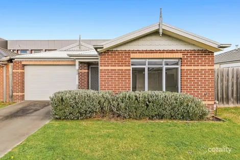9 QUINELLA WAY, PAKENHAM, VIC 3810