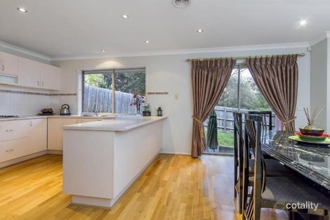 Property photo of 1 Highvale Road Glen Waverley VIC 3150