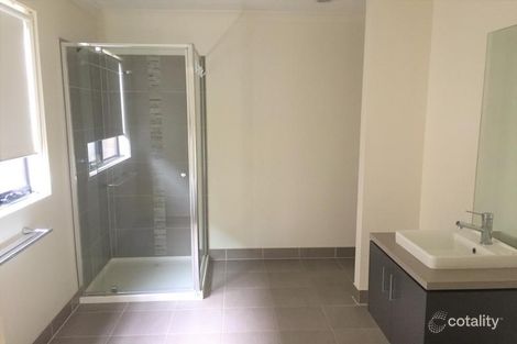 Property photo of 4 Bavaria Lane Pakenham VIC 3810