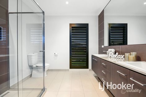 Property photo of 6 Chief Court Cranbourne East VIC 3977