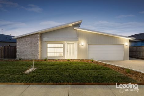 36 Cotton Cct, Gisborne, VIC 3437