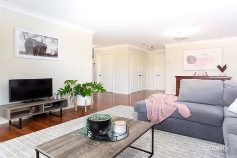 Property photo of 51 Botanic Way Orange NSW 2800