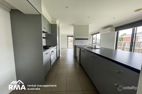 Property photo of 28 Hamish Drive Tarneit VIC 3029