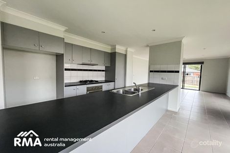 Property photo of 28 Hamish Drive Tarneit VIC 3029