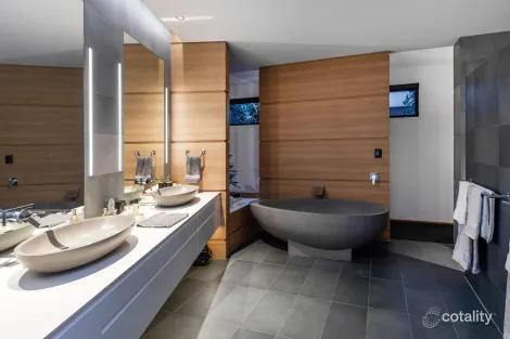 Property photo of 2230 Arnold Palmer Drive Hope Island QLD 4212