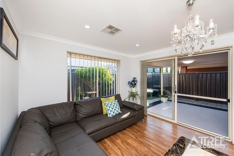 Property photo of 14 Boranup Rise Piara Waters WA 6112