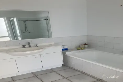 Property photo of 34 Rainbird Close Burleigh Waters QLD 4220