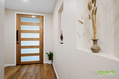 Property photo of 18 Zeil Circuit Thurgoona NSW 2640