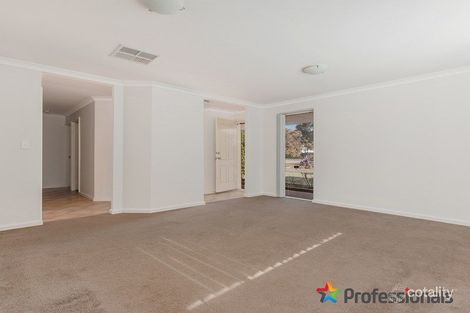 Property photo of 11 Crabtree Way Medina WA 6167