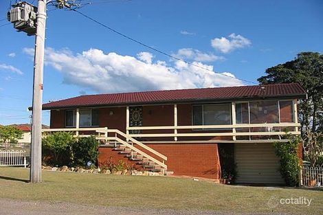 111 Bay Rd, Blue Bay, NSW 2261