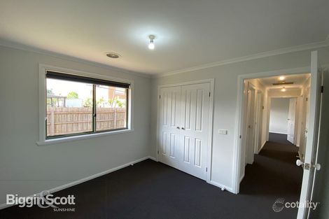 Property photo of 3 Loretta Place Sunshine West VIC 3020
