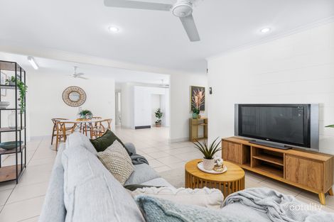 Property photo of 8 Greenfield Close Mooroobool QLD 4870