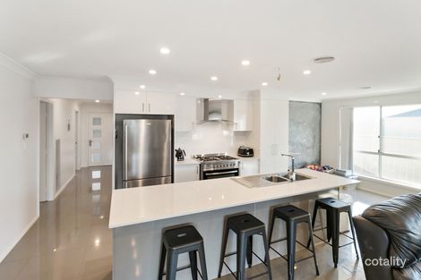 Property photo of 14 Dimboola Way Orange NSW 2800