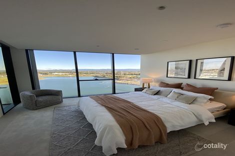 Property photo of 2 Lakeview Boulevard Mermaid Waters QLD 4218