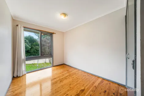 Property photo of 3 Cobb Place Ambarvale NSW 2560
