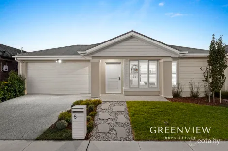 8 Bolshoi Bvd, Clyde North, VIC 3978