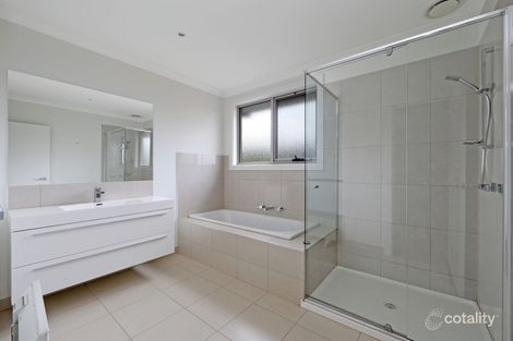 2/5 Oconnor Rd, Knoxfield, VIC 3180