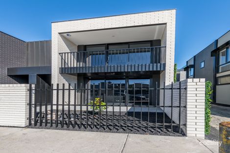 2 Gordon Gr, Northcote, VIC 3070