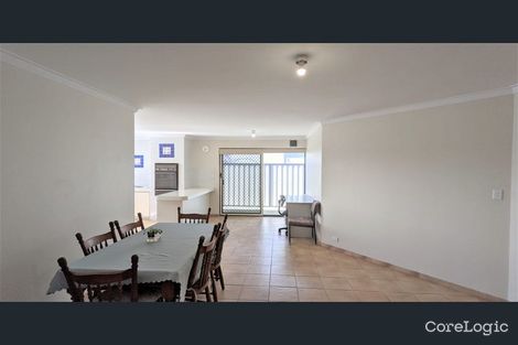 Property photo of 13 Crossland Way Kardinya WA 6163