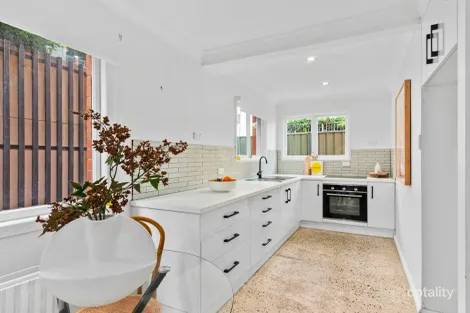 Property photo of 2/4 Johnston Street Bilinga QLD 4225