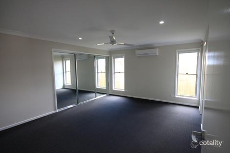 Property photo of 19 Cassidy Crescent Willow Vale QLD 4209