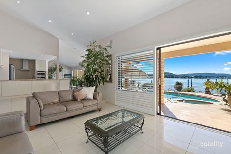 Property photo of 35 Nautilus Crescent St Huberts Island NSW 2257