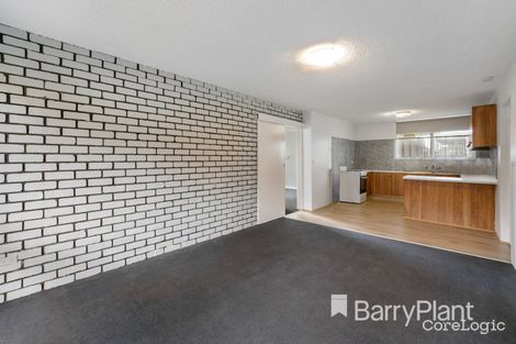 Property photo of 2/128 East Esplanade St Albans VIC 3021