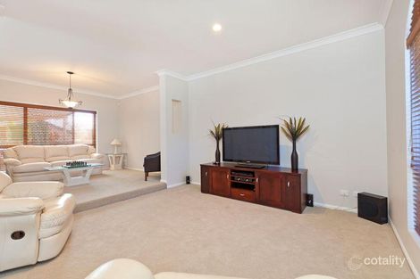 Property photo of 6 Kensington Close Carindale QLD 4152