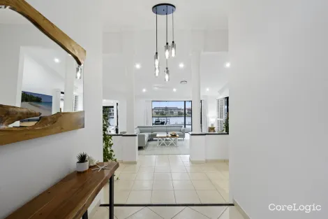 Property photo of 18 Champagne Boulevard Helensvale QLD 4212