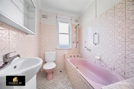 Property photo of 5 Brain Avenue Lurnea NSW 2170