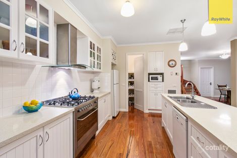 Property photo of 8 Lakeside Drive Berwick VIC 3806