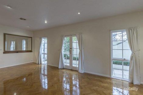 Property photo of 26 Hawthorn Road Caulfield North VIC 3161