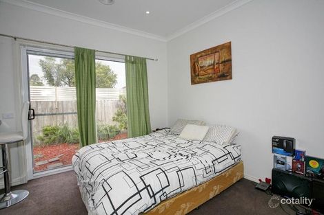 Property photo of 2/17 Seacrest Avenue Seaford VIC 3198