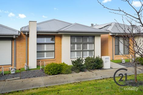 Property photo of 15 Supplejack Walk Cranbourne North VIC 3977