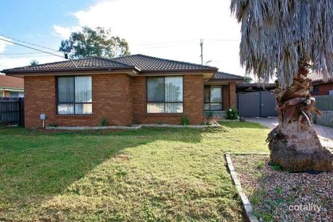 Property photo of 27 Bower Drive Werribee VIC 3030