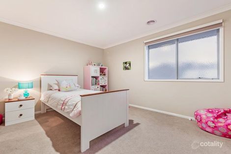 Property photo of 14 Clopton Rise Craigieburn VIC 3064
