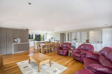 Property photo of 26 Hibiscus Close Maloneys Beach NSW 2536