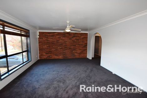 Property photo of 6 Fraser Place Orange NSW 2800