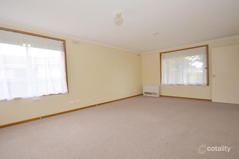 Property photo of 18 Willow Grove Wendouree VIC 3355
