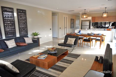 Property photo of 5 Tangelo Grove Mernda VIC 3754