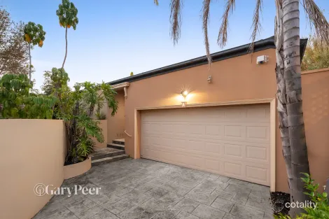 2/15 Fitzgibbon Cres, Caulfield North, VIC 3161