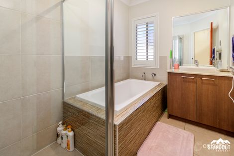 Property photo of 29 Lakeside Crescent Ningi QLD 4511