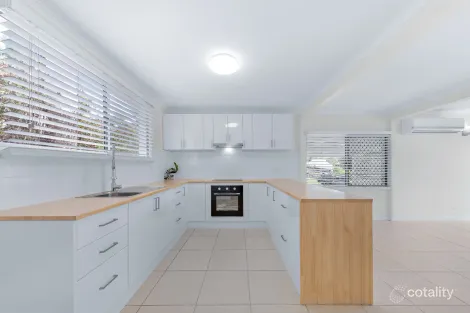 Property photo of 2/23 Manooka Drive Cannonvale QLD 4802