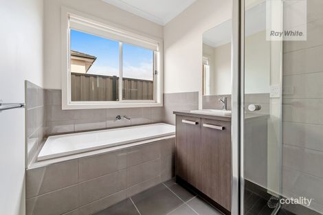 Property photo of 3 Fitzpatrick Circuit Kalkallo VIC 3064