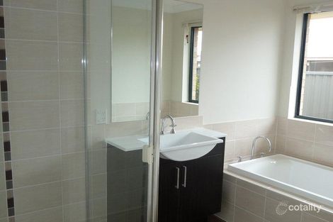 Property photo of 4 Daylesford Close Ropes Crossing NSW 2760
