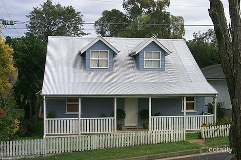 33 Fernlea Ave, Scarborough, QLD 4020