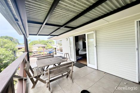 Property photo of 16 Vernon Avenue Labrador QLD 4215